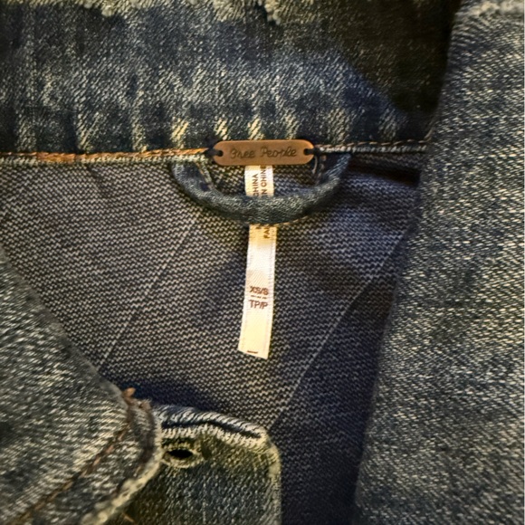 Free People Ditsy Denim Quilted Dolman Jacket. Women’s size XS/S - Picture 7 of 7